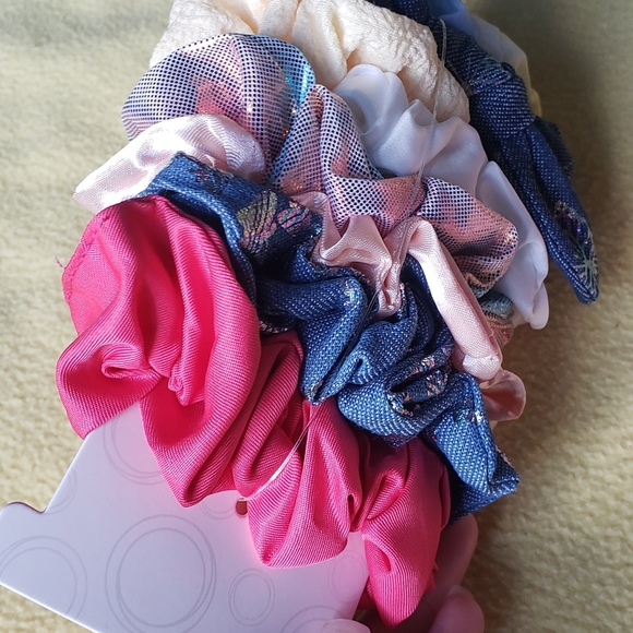 Scrunchie set - Picture 2 of 5